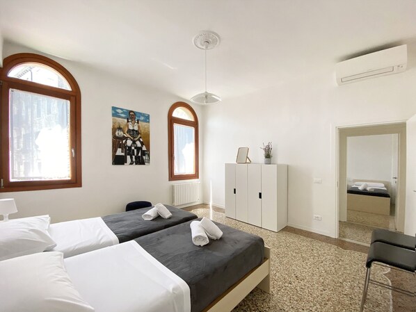 2 bedrooms, iron/ironing board, free WiFi, bed sheets