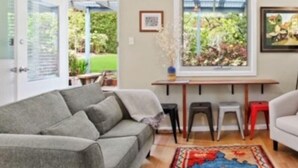 Unclassified image, 5 of 26, button
