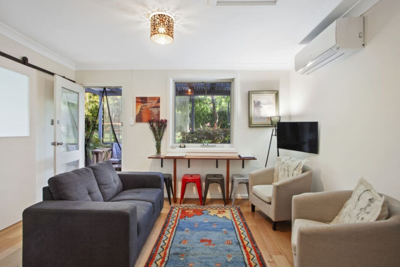 Televisión, chimenea