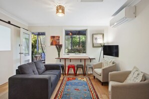 Televisie en een open haard