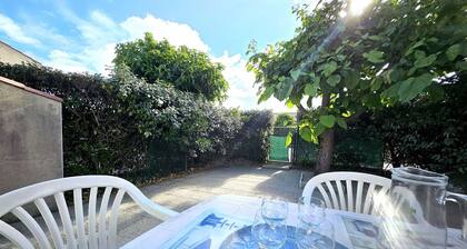 2-room house 200m from sea with heated pool