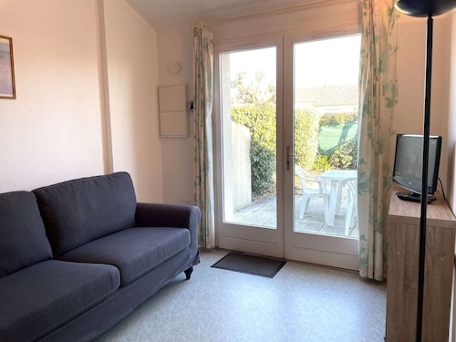 2-Zimmer-Haus 200m vom Meer mit beheiztem Pool