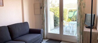 2-room house 200m from sea with heated pool