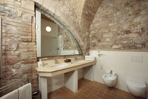 Comfort-Dreibettzimmer | Badezimmer