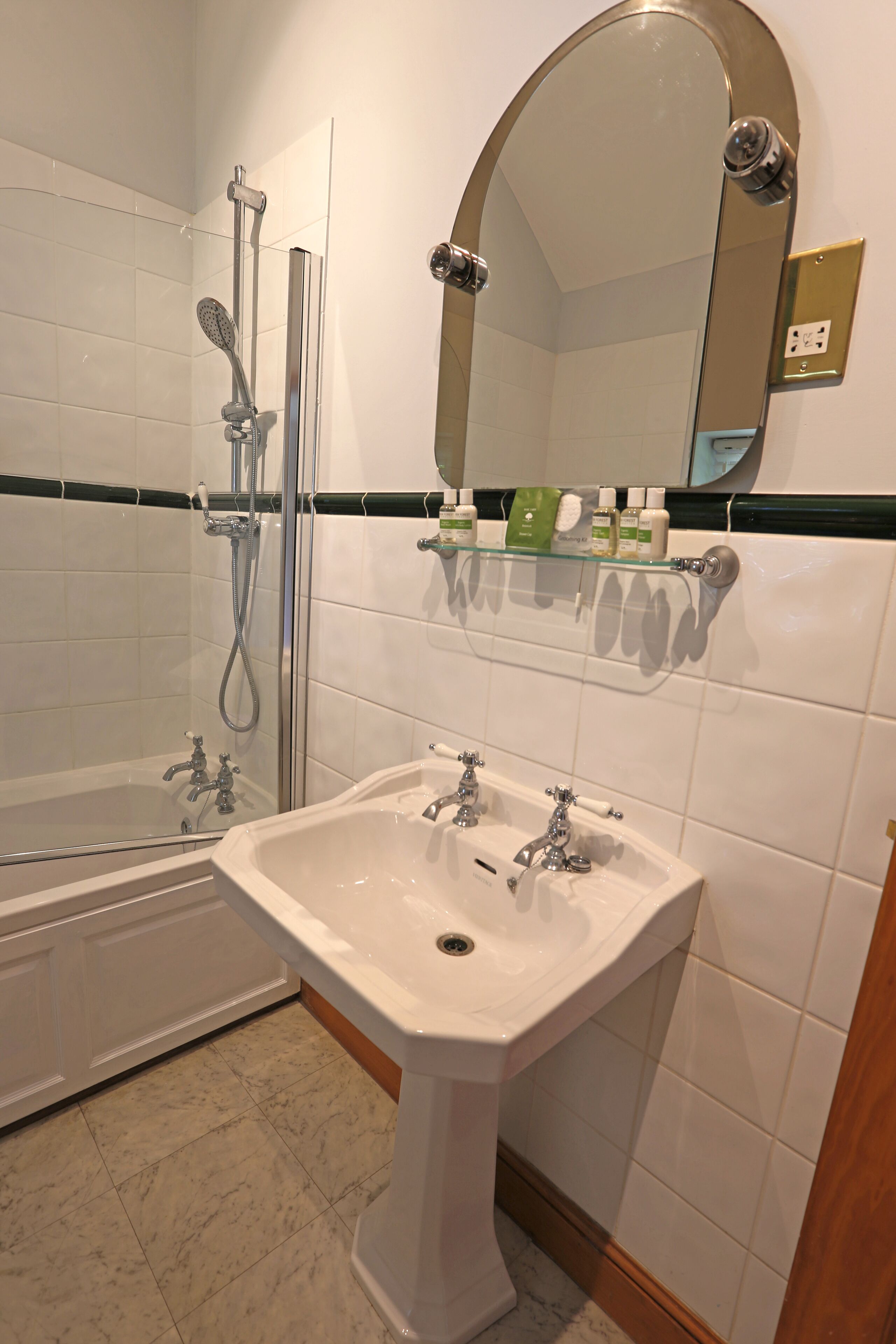 superior double or twin room | bathroom | free toiletries, hair dryer, towels, soap