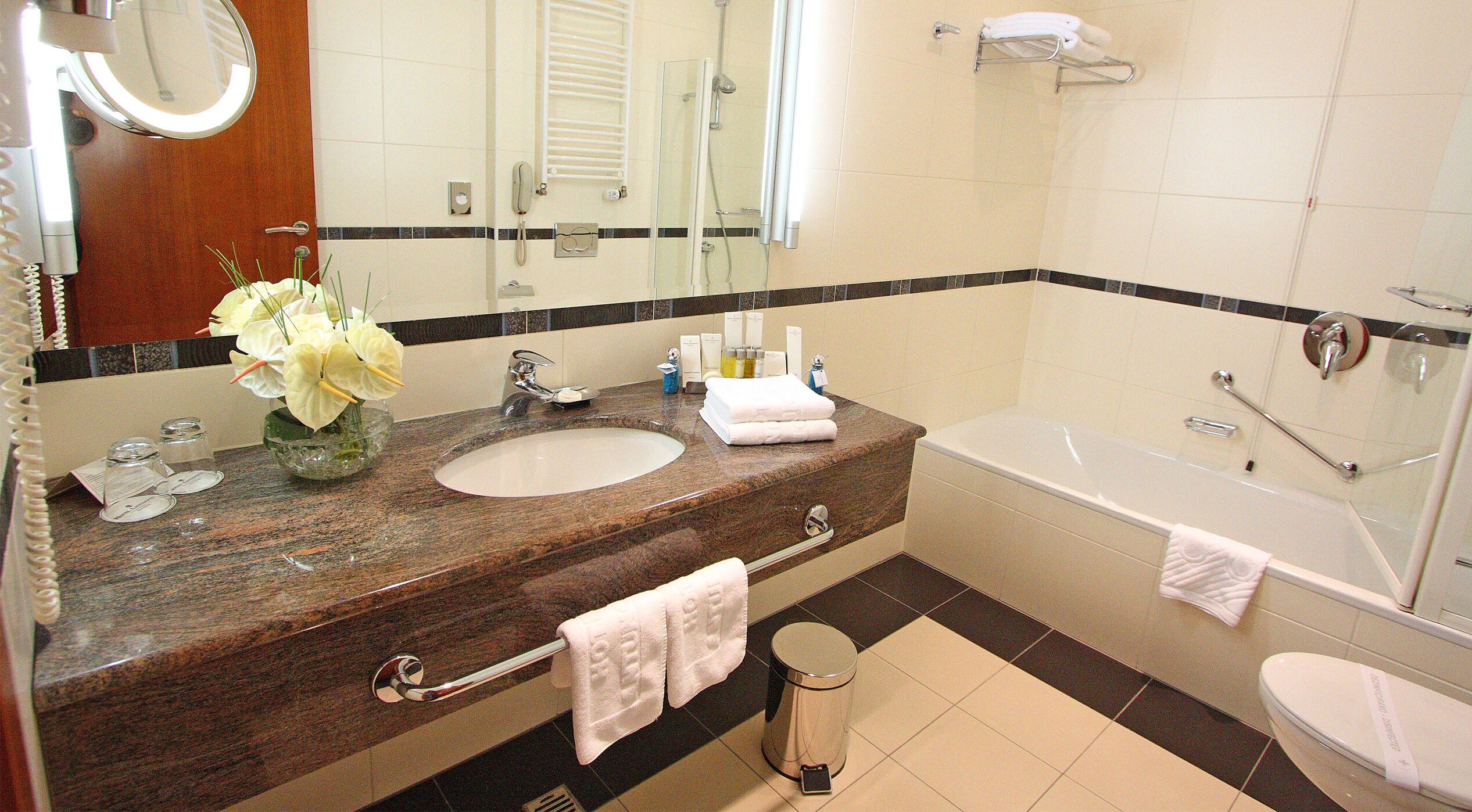 superior room | bathroom | combined shower/bathtub, deep-soaking bathtub, rainfall showerhead