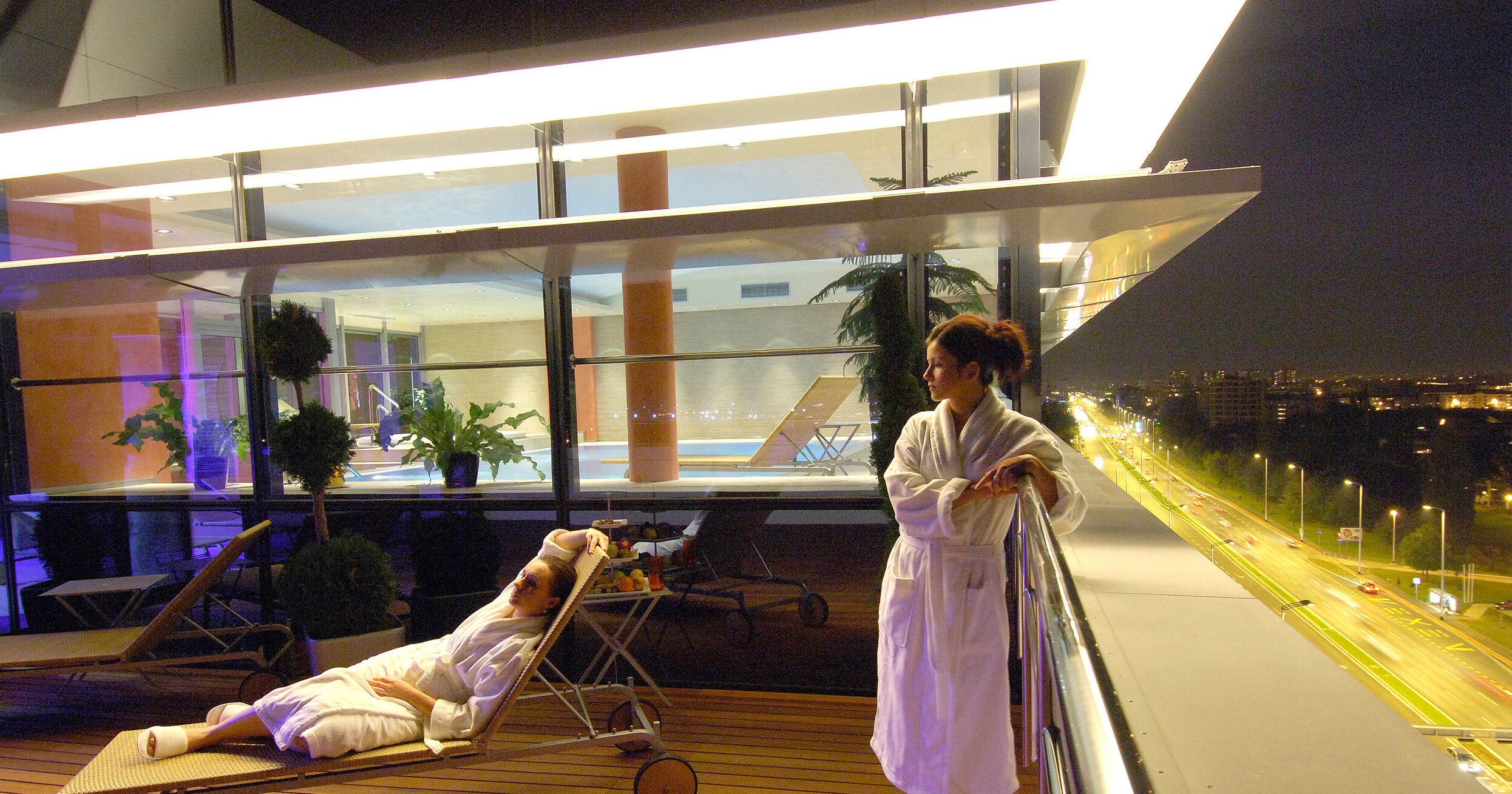 sauna, hot tub, steam room, turkish bath/hammam, body treatments