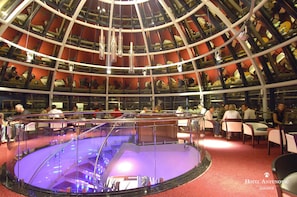 2 bars/lounges, rooftop bar, lobby lounge