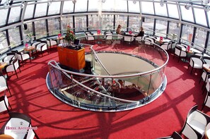 2 bars, bar sur le toit, lounge dans le hall