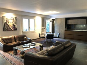 TV - SUPERB Loft Oihana (wood) (Saint-Jean-de-Luz)