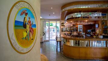 Bar (in der Unterkunft)