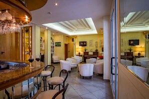 Bar (in der Unterkunft)