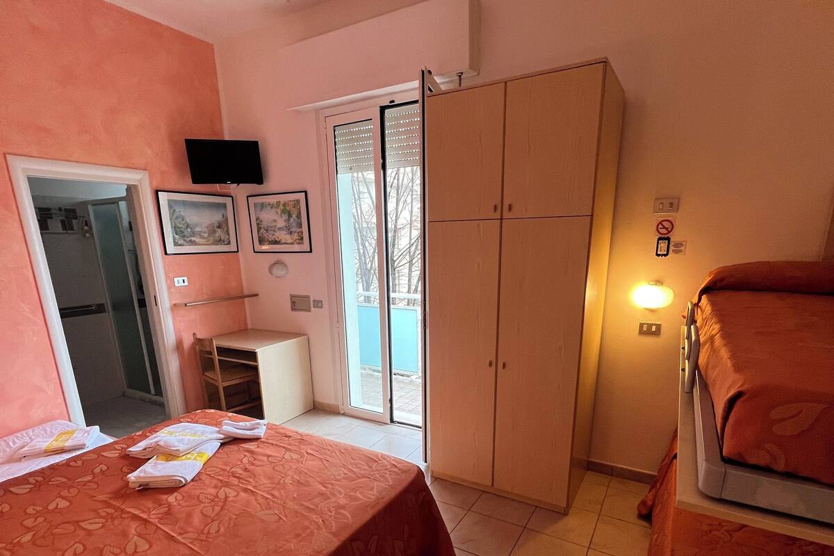 In-room safe, desk, free WiFi, bed sheets