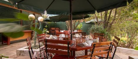 Tempat makan outdoor