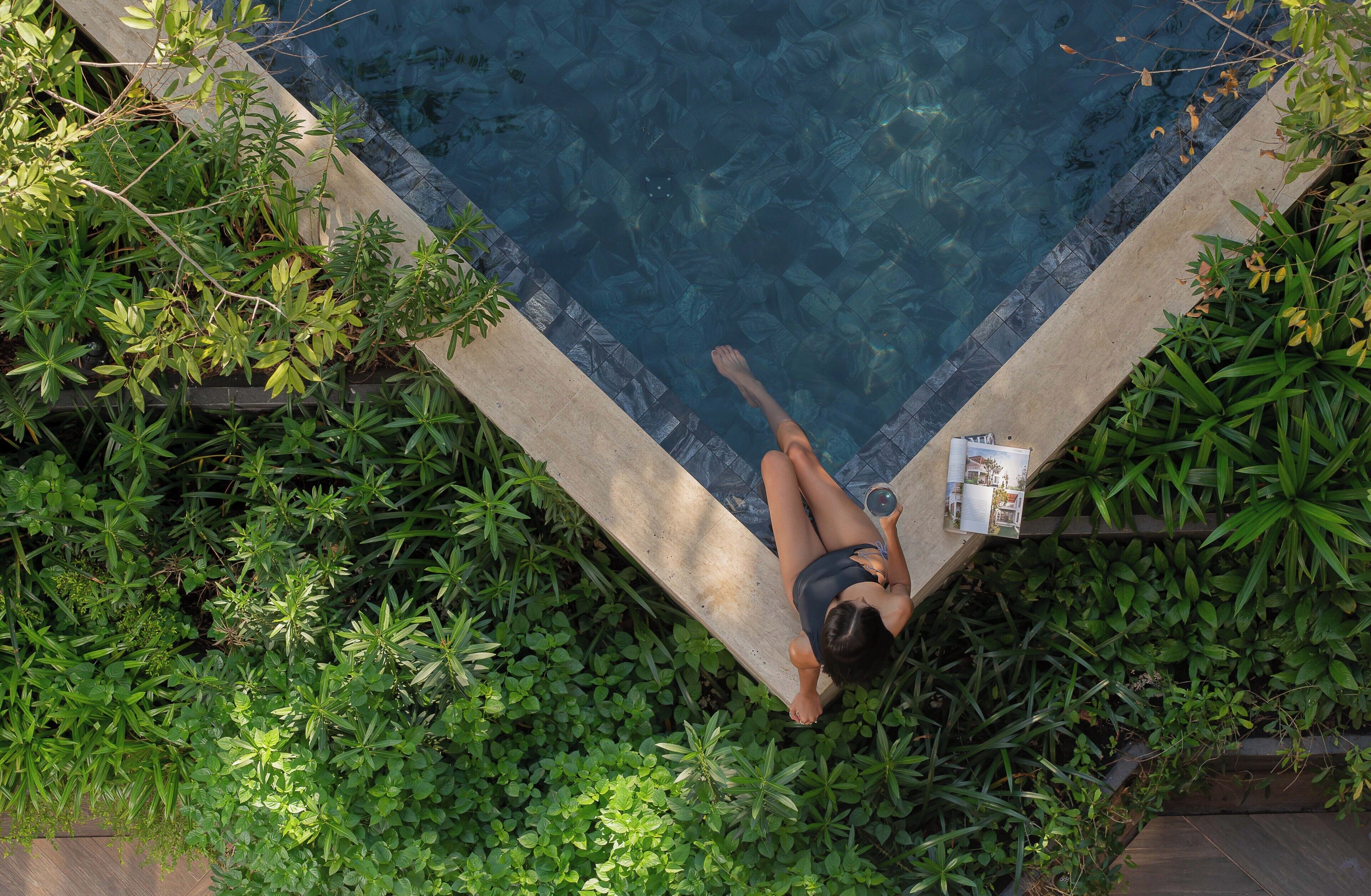 Outdoor pool, pool loungers