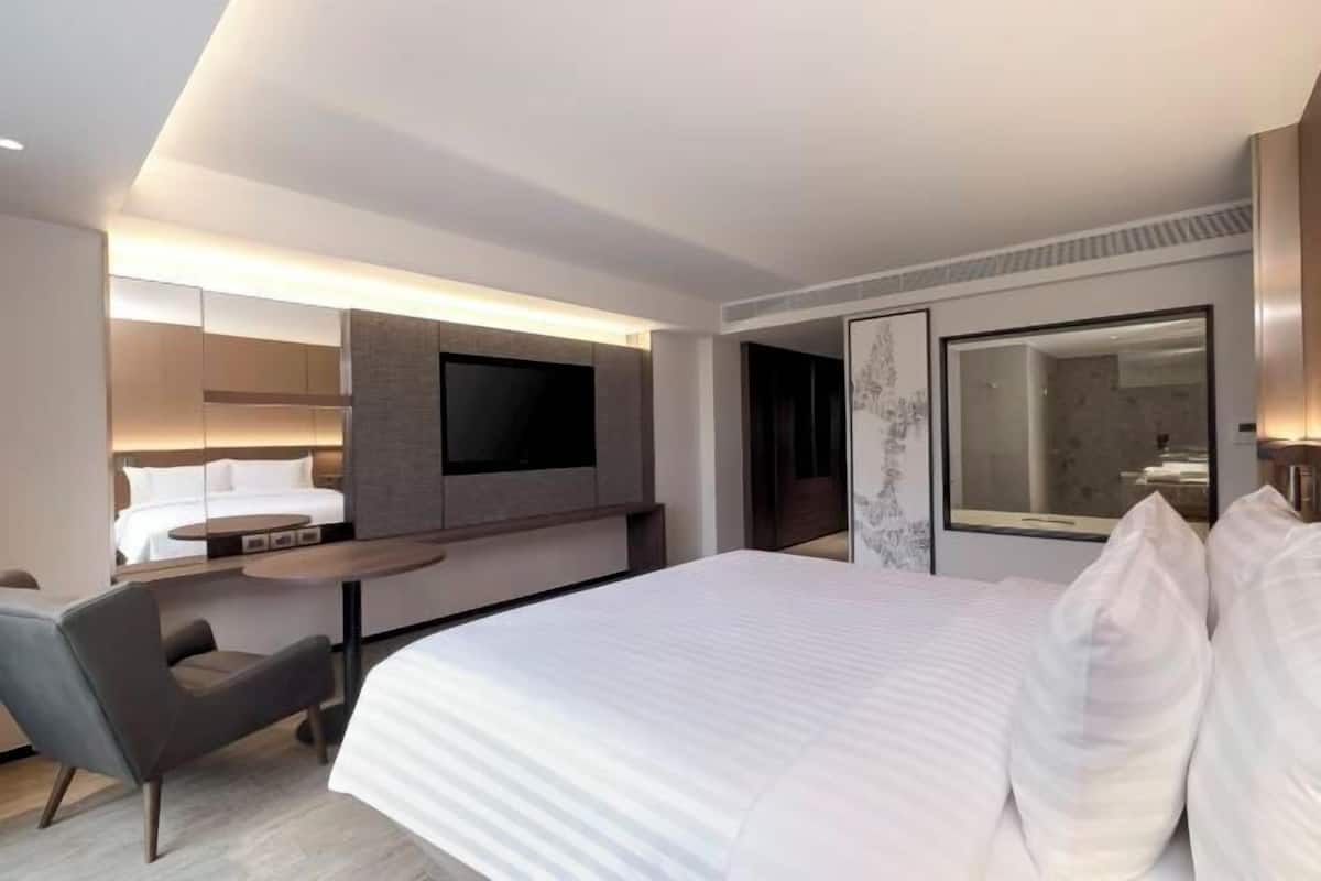 In-room safe, desk, laptop workspace, blackout curtains