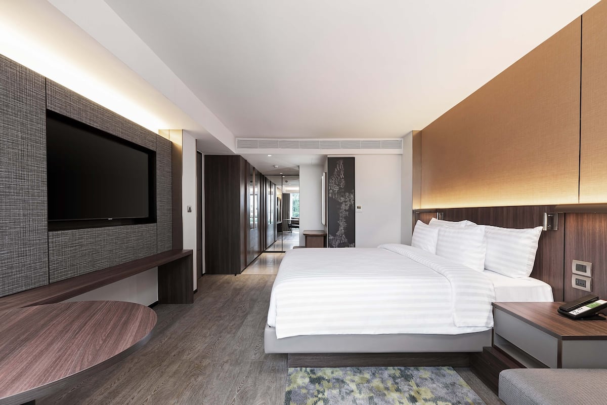 In-room safe, desk, laptop workspace, blackout curtains