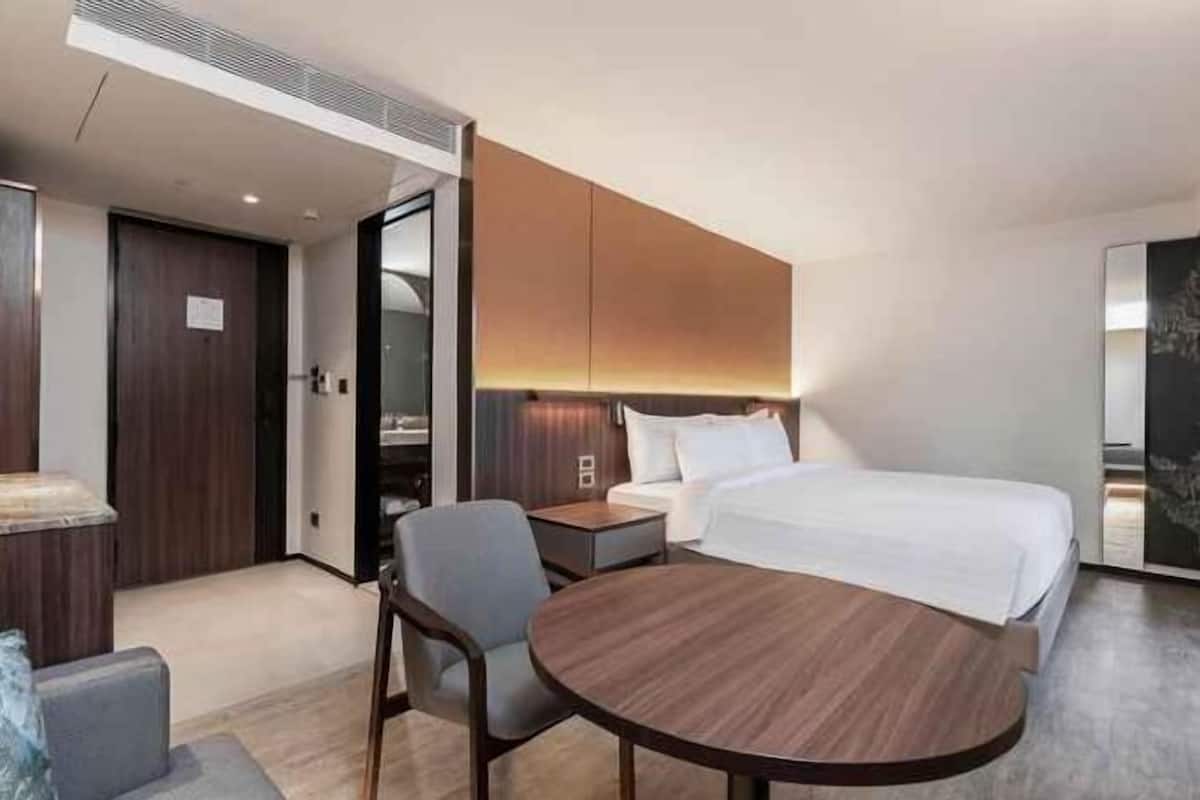 In-room safe, desk, laptop workspace, blackout drapes