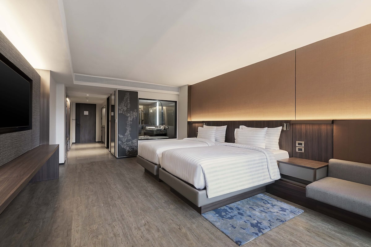 In-room safe, desk, laptop workspace, blackout curtains