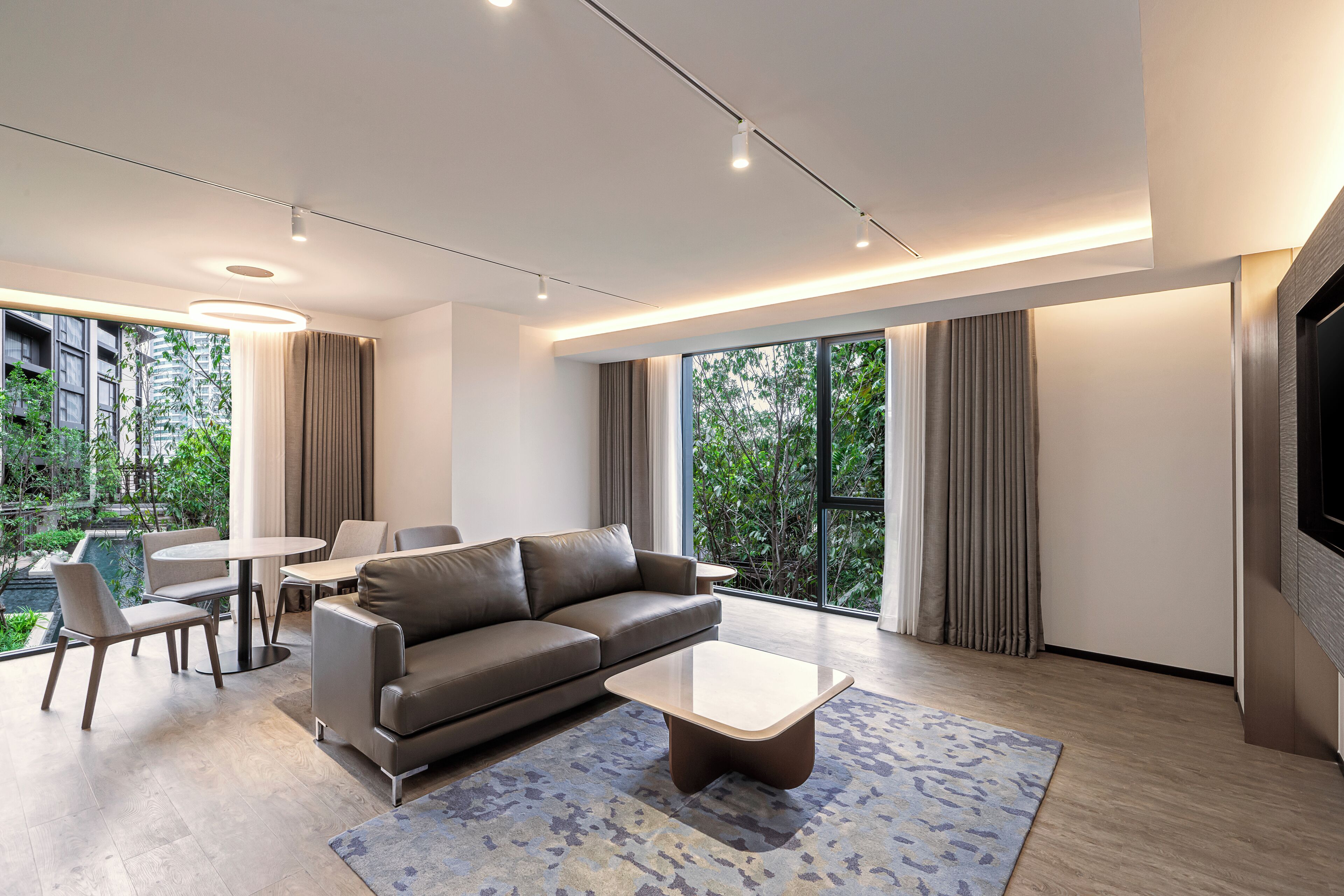 one bedroom executive | in-room safe, desk, laptop workspace, blackout curtains