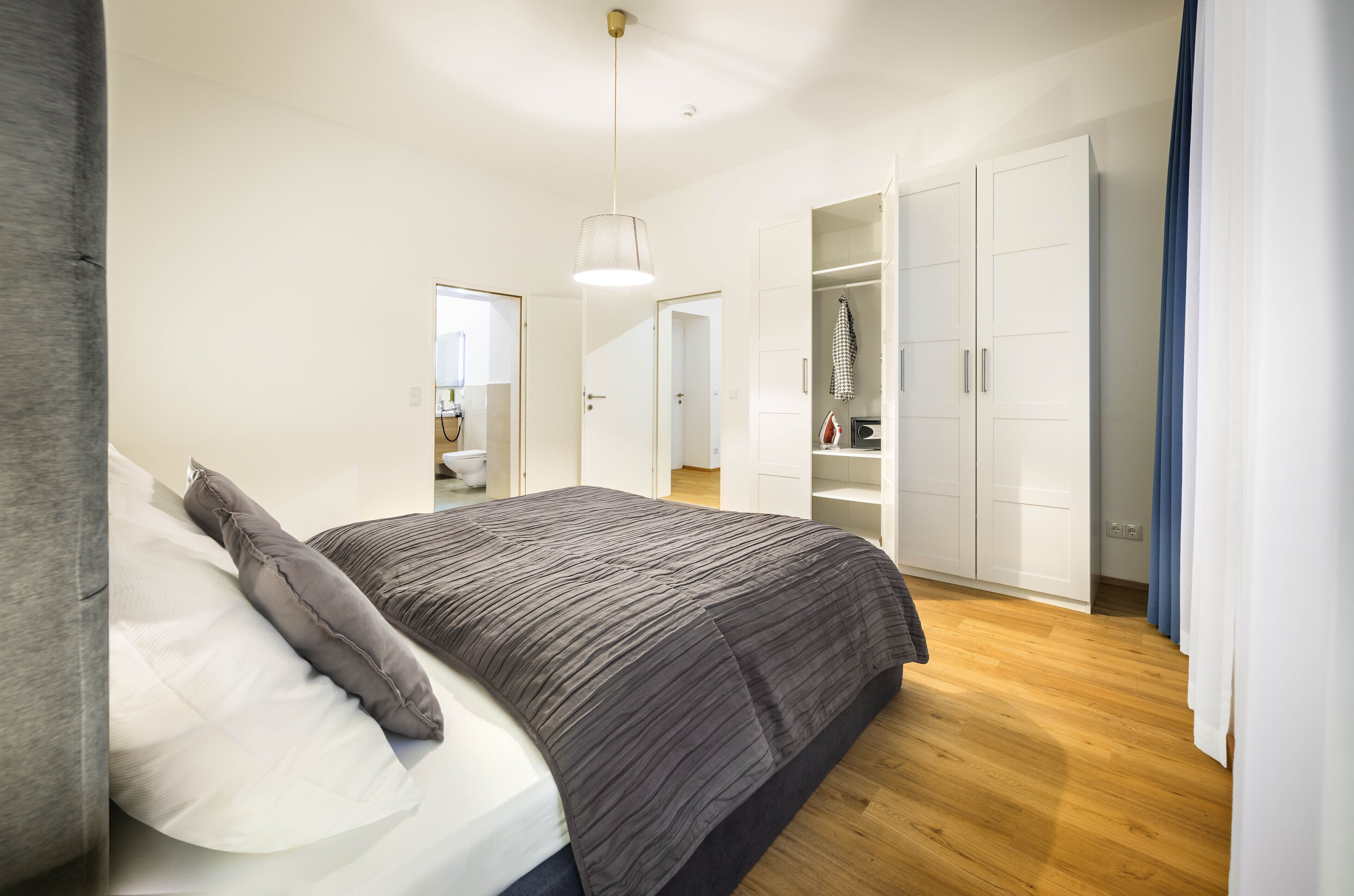 Hypo-allergenic bedding, in-room safe, blackout curtains, soundproofing