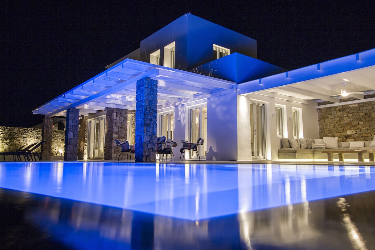 Luxury Villa | Terrace/patio