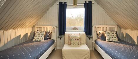 2 bedrooms, iron/ironing board