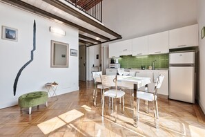 Microwave, oven, coffee/tea maker, toaster - Apartments To Art Frejus (Torino)
