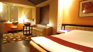 Phòng cơ bản | Bộ đồ giường cao cấp, trang trí khác biệt 