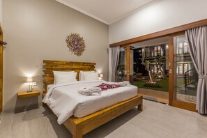 Standard Room | In-room safe, desk, free WiFi, bed sheets - Ayuna Suites Canggu (Canggu)