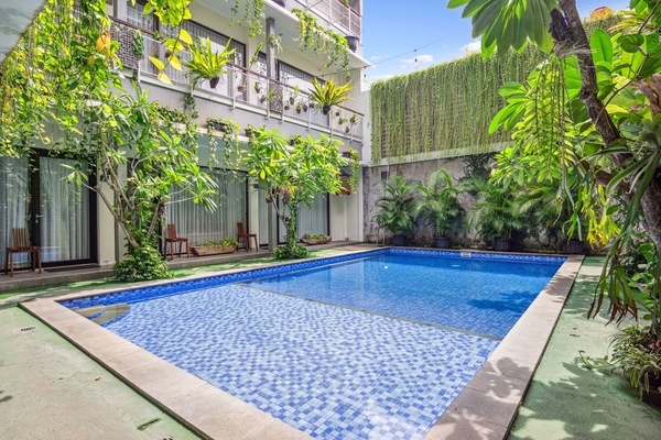 Kolam renang terbuka