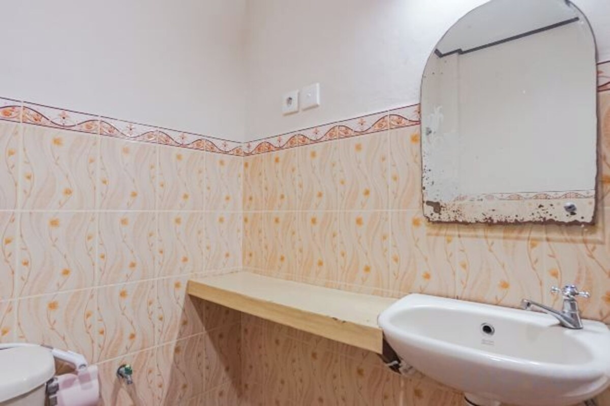 Phòng tắm | Buồng tắm vòi sen, đồ dùng nhà tắm miễn phí, khăn tắm 