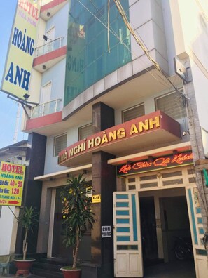 Front of property - Hoang Anh Hotel Binh Tan (Ho Chi Minh City)