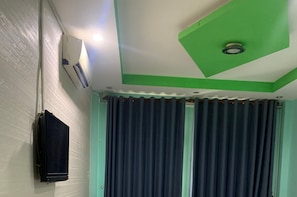 Deluxe Double Room | Minibar, desk, free WiFi, bed sheets