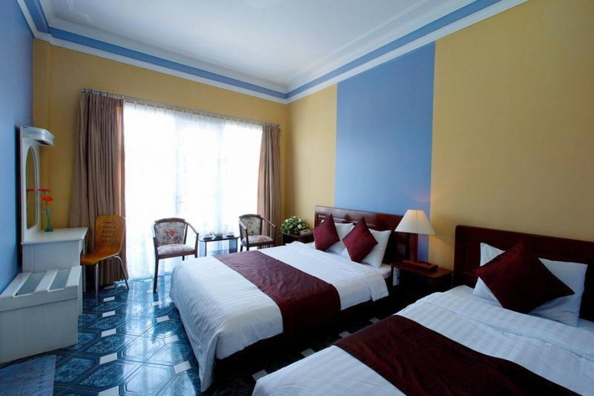 Standard Triple Room | Meja, Wi-fi percuma, cadar katil 