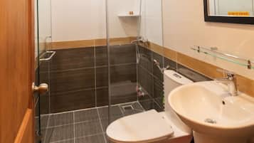 淋浴設備、雨淋花灑、風筒、提供毛巾