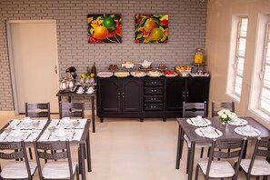 Free daily buffet breakfast - Premier Hotel (Votuporanga)