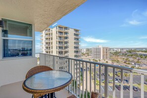 Property grounds - SUPER RATES! Estero Beach & Tennis Club 907B Vacation Condo on Fort Myers Beach! (Fort Myers Beach)