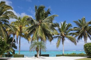 Beach - Motu Beachfront Art Villas (Rarotonga)