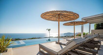 Villa Cielo Free* Heated pool & Stunning Seaview!