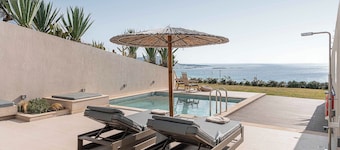 Villa Vista Free* Heated pool & dazzling Seaview!