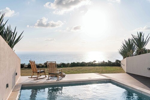 Villa Vista Free* Heated pool & dazzling Seaview!