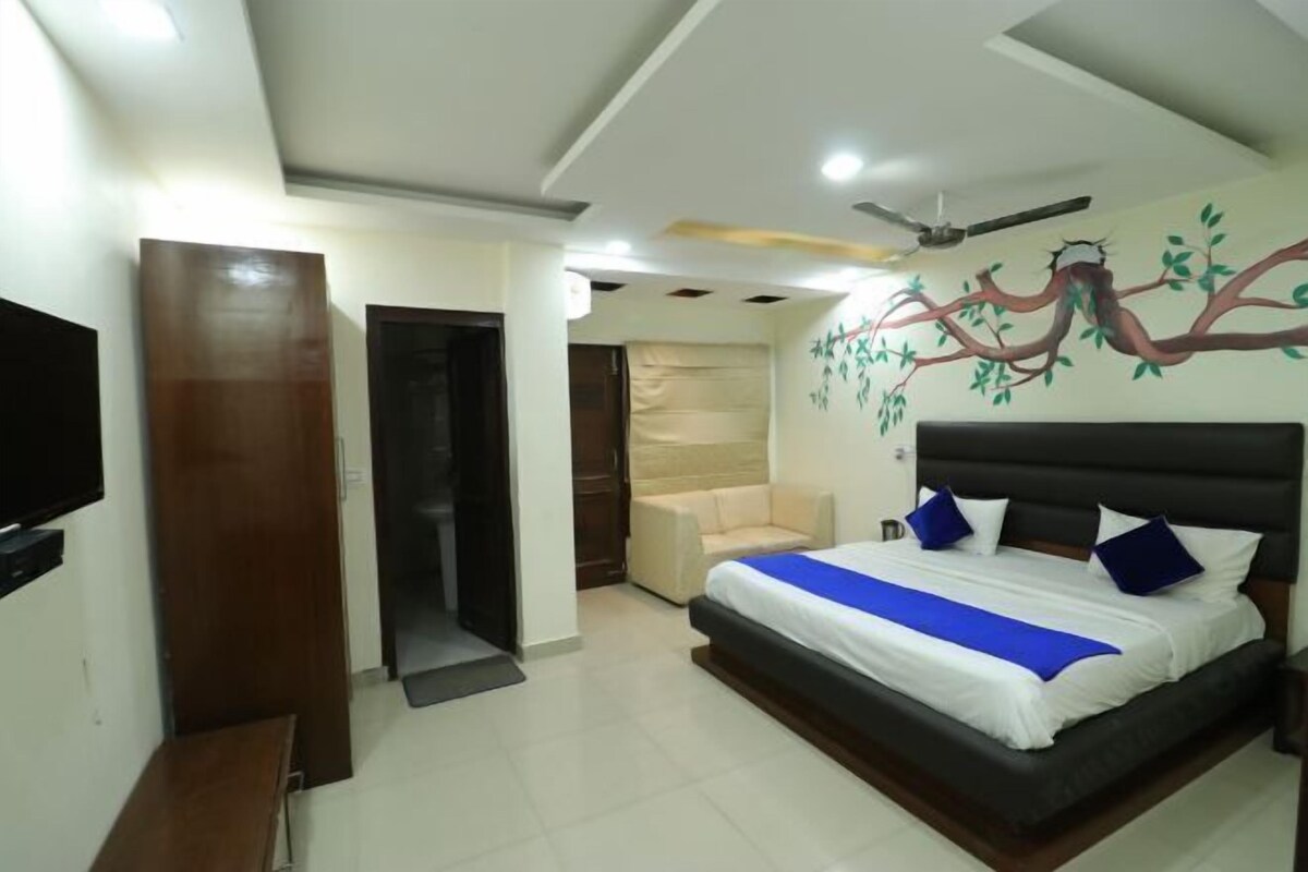 เครื่องนอนระดับพรีเมียม, เตียงพร้อมฟูกเสริมที่นอน, ตู้นิรภัยในห้องพัก