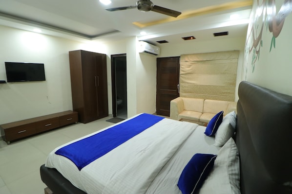 Superior Room | Premium bedding, pillow-top beds, in-room safe, free WiFi - Hotel Eurasia Mohali Airport (Mohali)