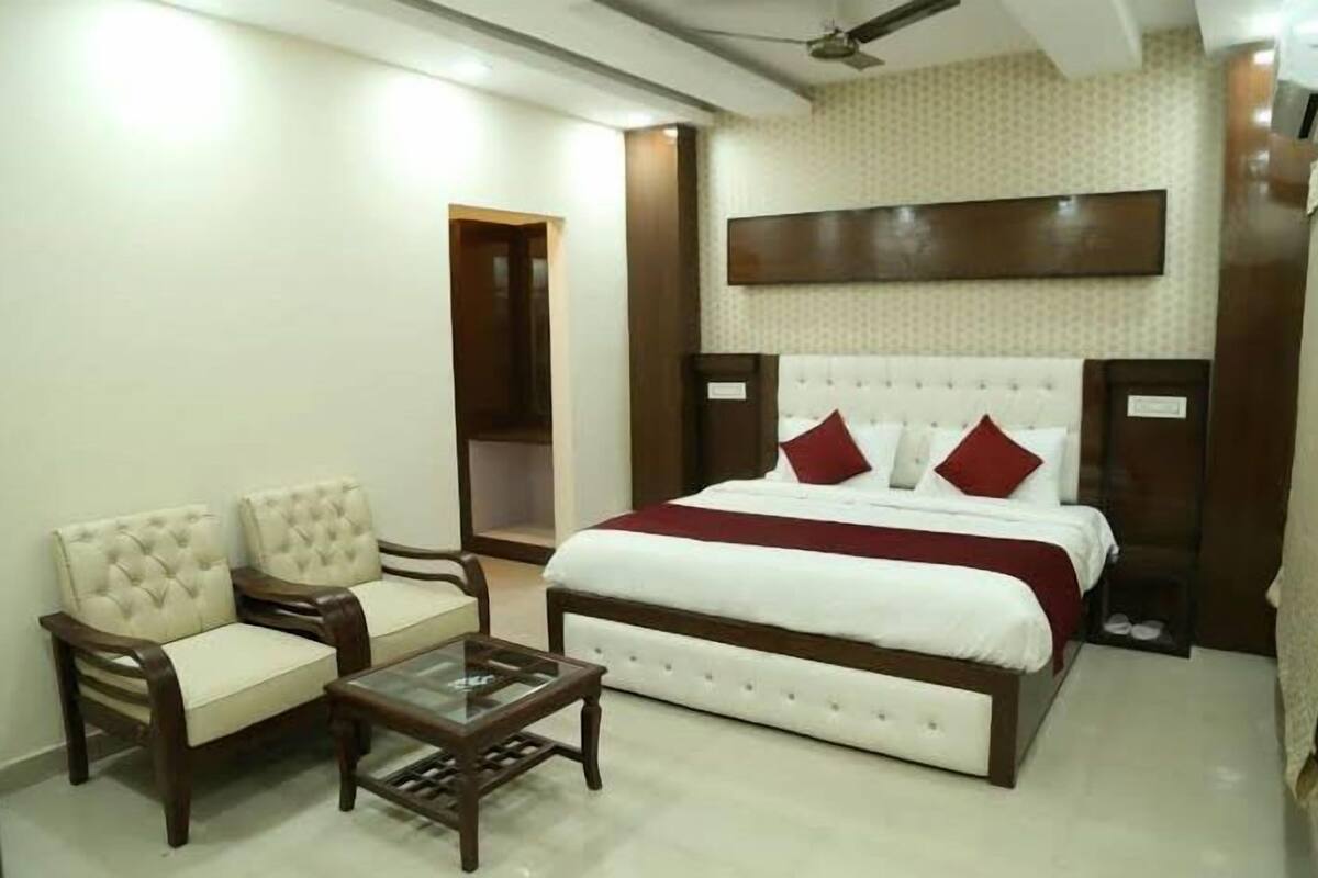 1 bedroom, premium bedding, pillow-top beds, in-room safe