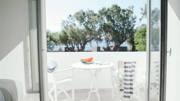 Beach House 2 bedrooms Sea View