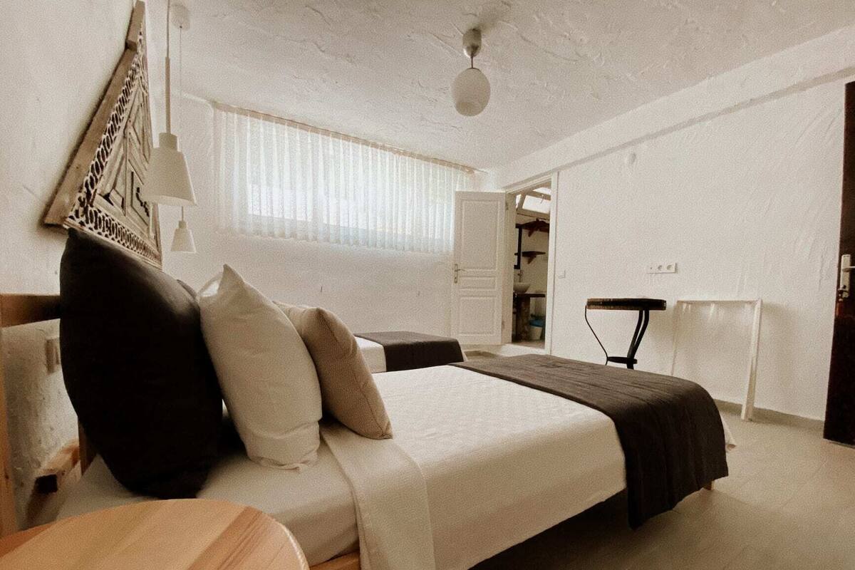 Economy Room | Air conditioning