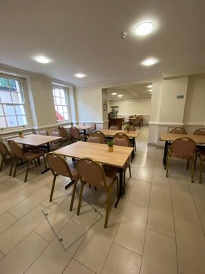 Petit déjeuner continental compris tous les jours