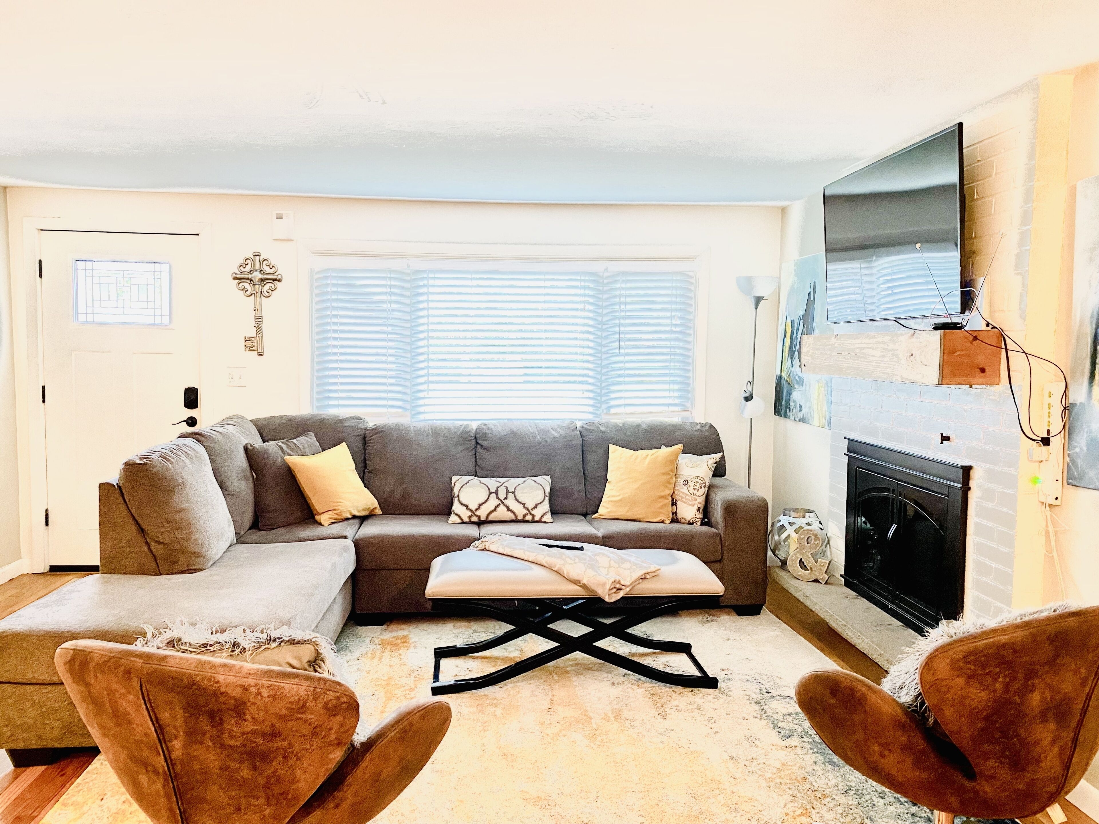 Boston-Randolph | Cozy Modern Home | Free Parking