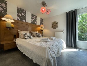 3 bedrooms, iron/ironing board, travel crib, free WiFi
